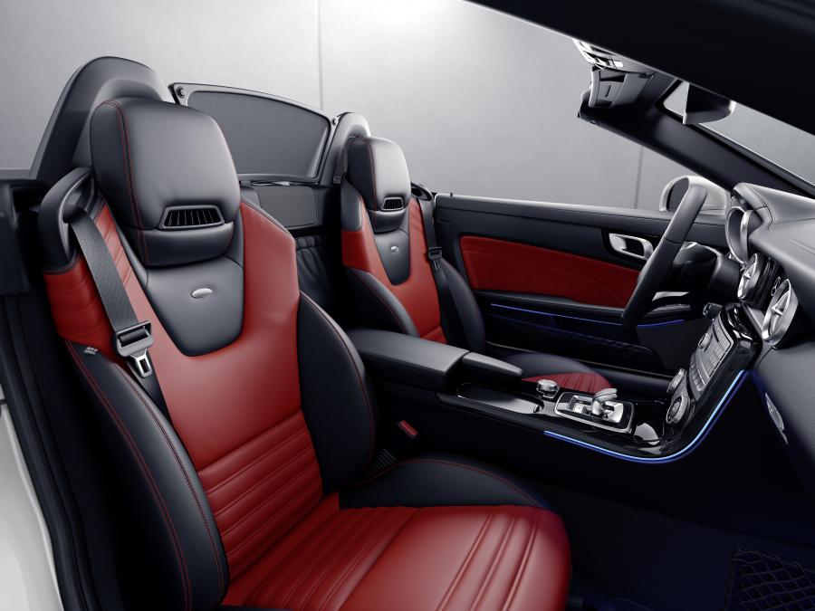 Интерьер Mercedes-Benz SLC-Class RedArt Edition 2017 года  (фото 6 из 6)